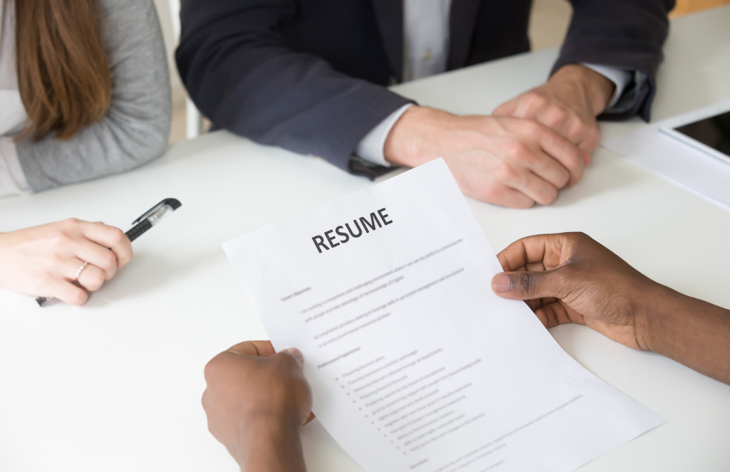 How to Write a Winning Resume That Stands Out